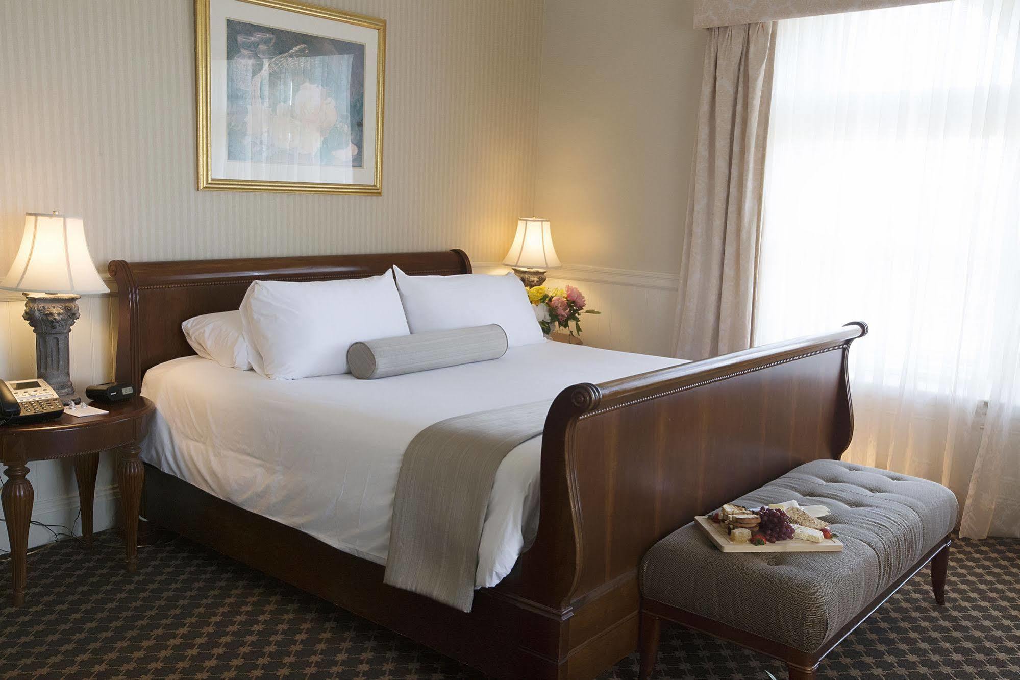 Oceancliff I & II Hotel นิวพอร์ต ภายนอก รูปภาพ