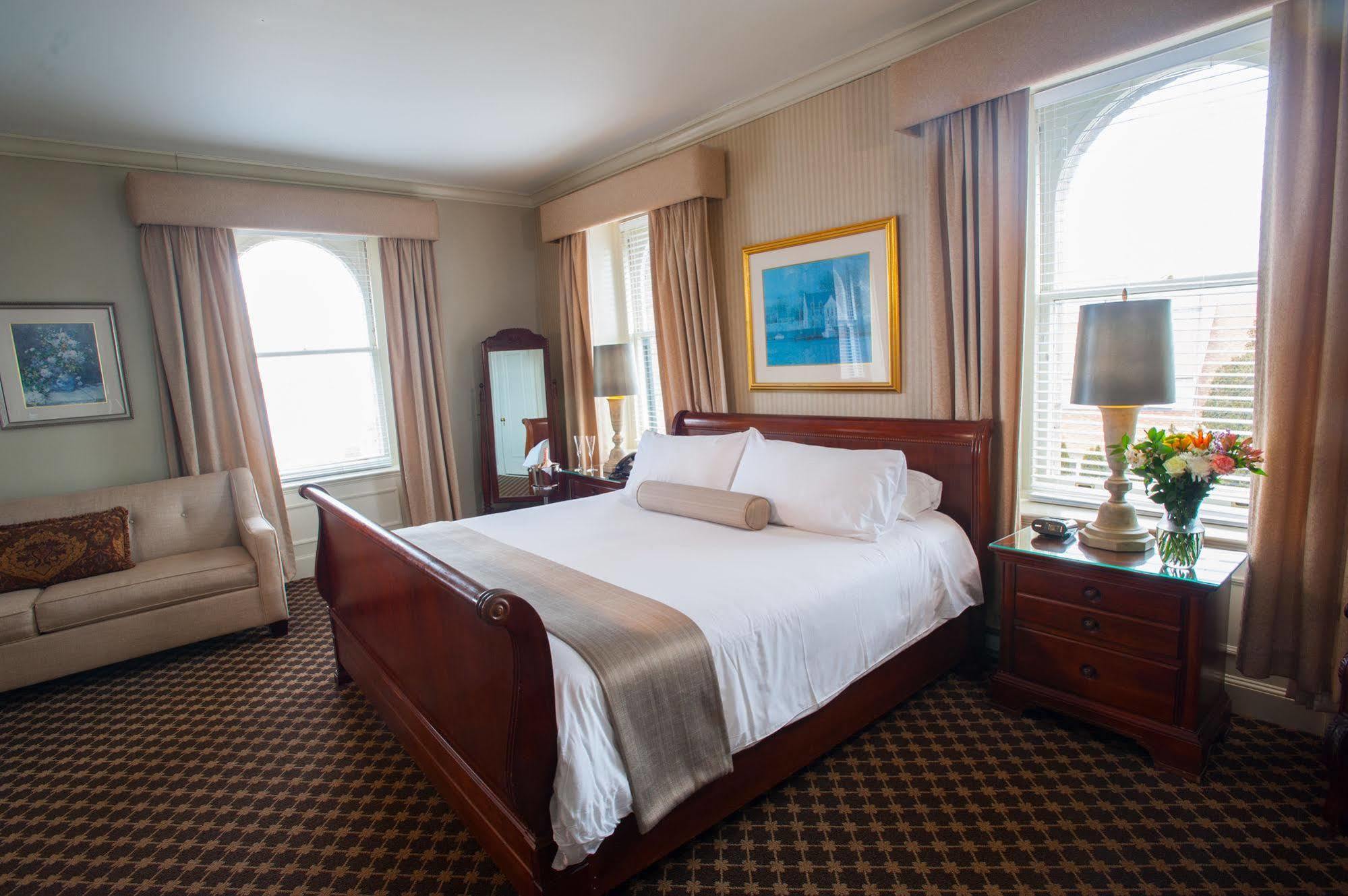 Oceancliff I & II Hotel นิวพอร์ต ภายนอก รูปภาพ